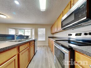 7134 Beekman Lake Dr in Jacksonville, FL - Building Photo - Building Photo