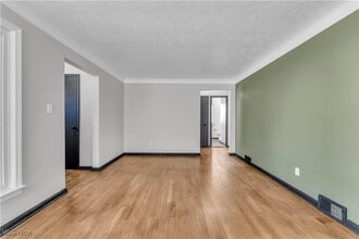 24330 Glenforest Rd in Euclid, OH - Building Photo - Building Photo