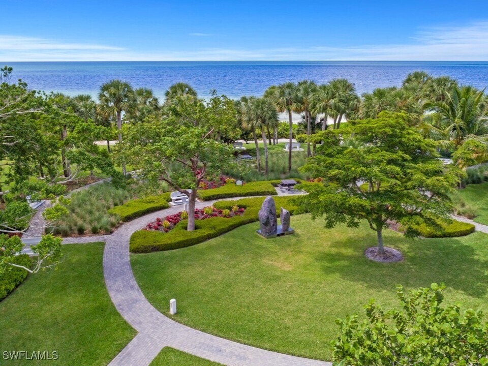3930 Belair Ln in Naples, FL - Building Photo