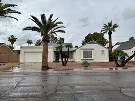 1564 E Drake Dr in Tempe, AZ - Building Photo