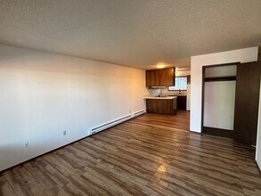 1525 SE 49th Ave in Portland, OR - Foto de edificio - Building Photo