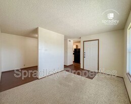 120 W Main St in Troy, TX - Building Photo