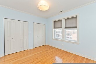 3040 W Diversey Ave, Unit # 02S in Chicago, IL - Building Photo - Building Photo
