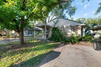 1763 N Woodrow Ct in Wichita, KS - Foto de edificio - Building Photo