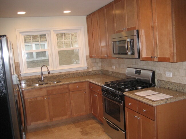 9000 La Crosse Ave, Unit 1n in Skokie, IL - Building Photo - Building Photo