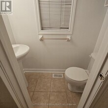 27 Frost King Ln in Toronto, ON - Building Photo - Building Photo