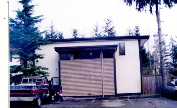 2526 NE 195th St in Seattle, WA - Building Photo