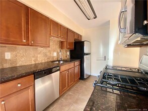 46 E Grand Ave in New Haven, CT - Building Photo - Building Photo