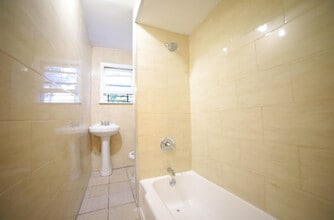 214 Fairmount Ave, Unit 2 in Jersey City, NJ - Building Photo - Building Photo
