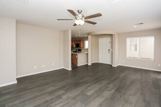 8648 Water Bucket Ave in Las Vegas, NV - Building Photo - Building Photo