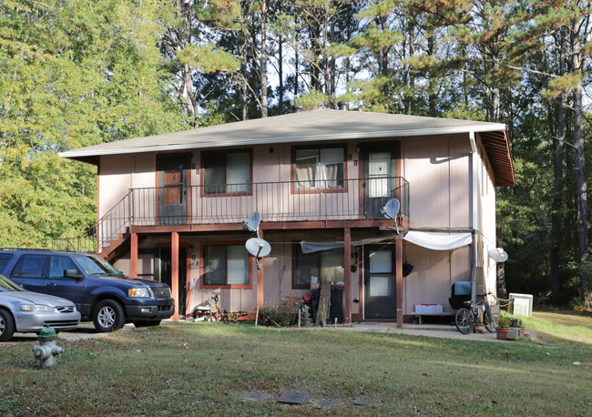 6-8 Bennett St in Newnan, GA - Foto de edificio - Building Photo