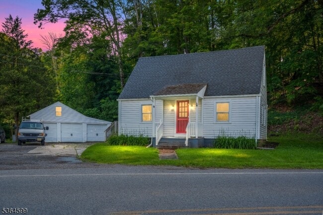 property at 110 Lake Iliff Rd