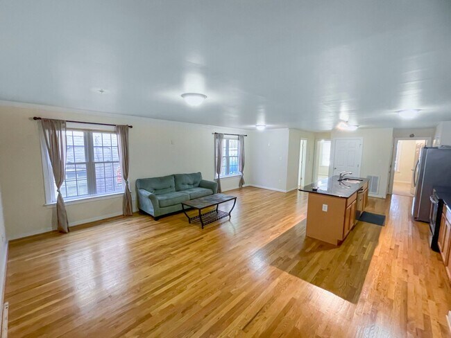 property at 3219 Ellwood Ave