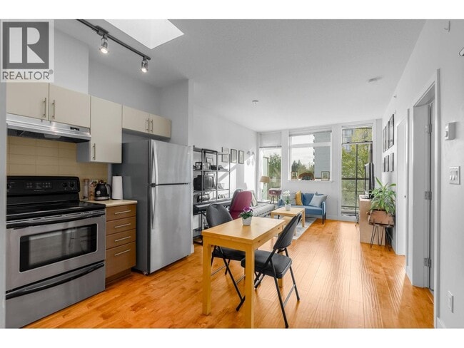 property at 5692 Kings Rd