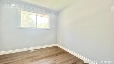 593 Mount Anne Dr in Waterloo, ON - Building Photo - Building Photo