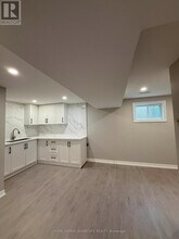 4327 Burnaby Ct in Mississauga, ON - Building Photo - Building Photo