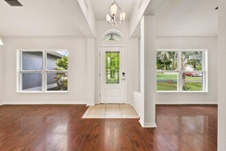 1901 SW Diamond St in Port St. Lucie, FL - Building Photo - Building Photo