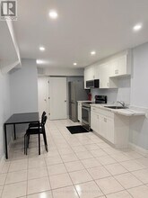 5630 Sparkwell Dr in Mississauga, ON - Building Photo - Building Photo