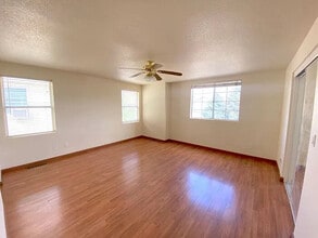 3081 S Cottage Dr in Sparks, NV - Building Photo - Building Photo