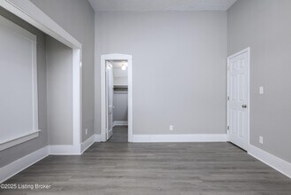 1701 Hale Ave-Unit -2 in Louisville, KY - Foto de edificio - Building Photo
