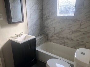 2013 W Adams St in Phoenix, AZ - Building Photo - Building Photo
