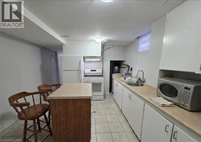 555 Brookhaven Crescent in Waterloo, ON - Building Photo - Building Photo