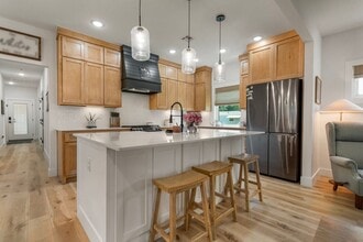 523 W Detroit St in Broken Arrow, OK - Building Photo - Building Photo