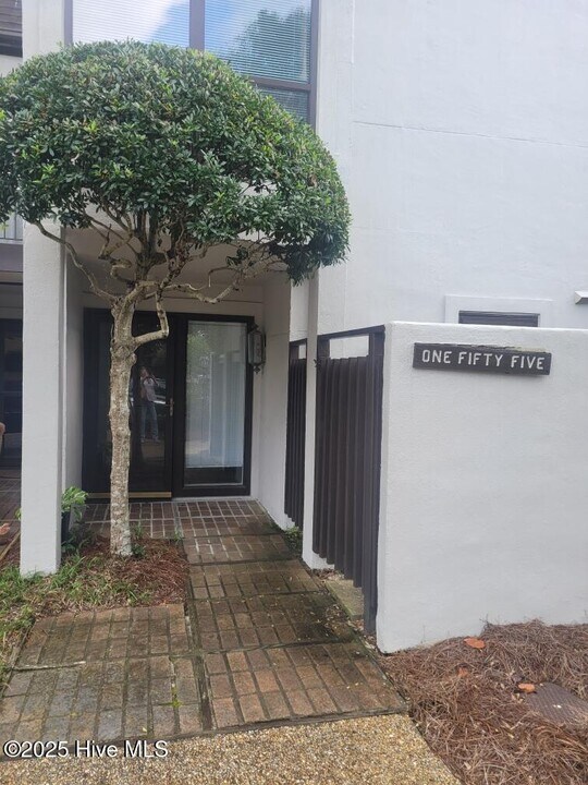 155 Beaufort Ct in Morehead City, NC - Building Photo