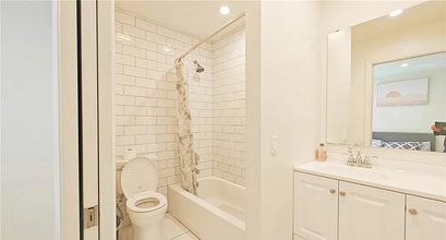 288 Tangelo in Irvine, CA - Building Photo - Building Photo