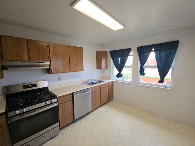 830 Crescent Way in Arcata, CA - Building Photo - Building Photo