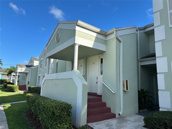 property at 2510 SE 20th Pl