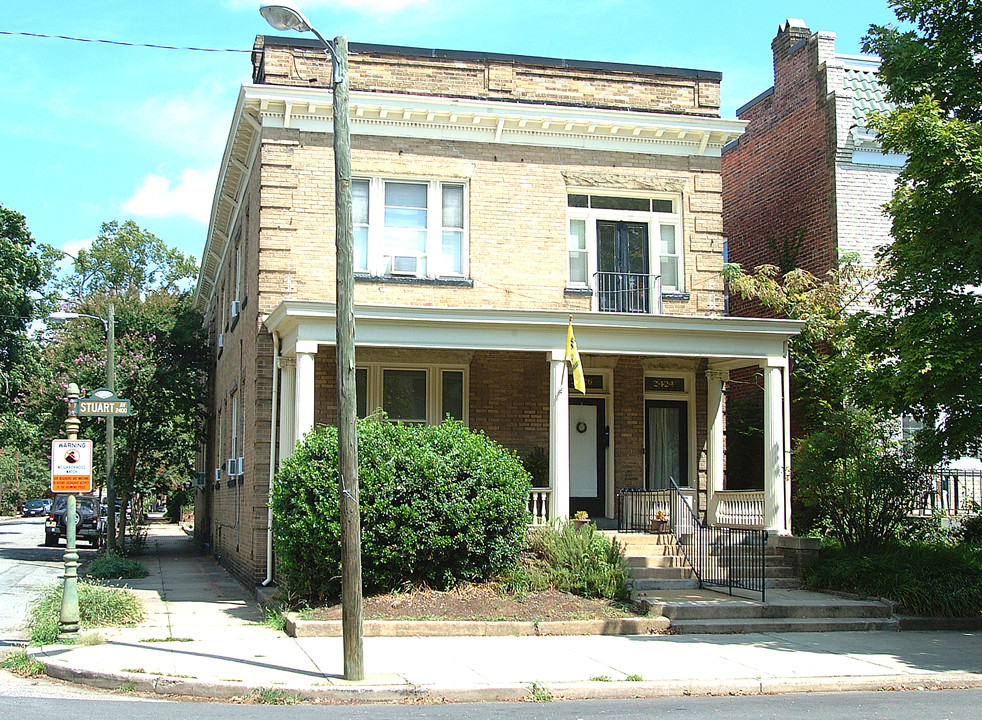 2424 Stuart Ave in Richmond, VA - Building Photo