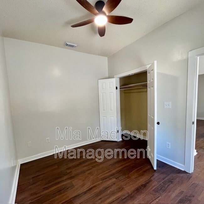 1410 Ogeechee Rd in Savannah, GA - Building Photo - Building Photo