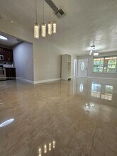 1020 N 74th Way in Hollywood, FL - Building Photo - Building Photo