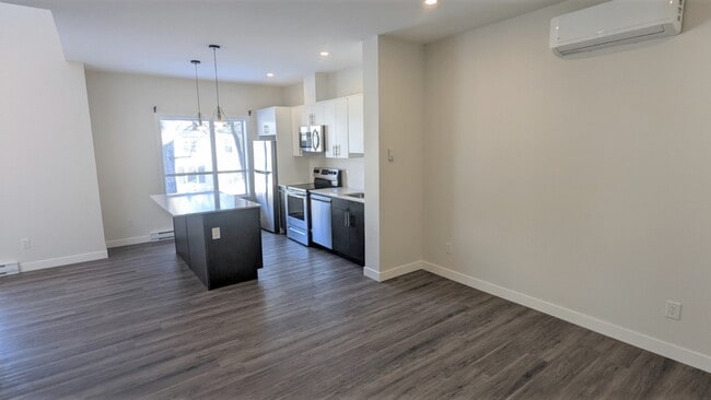 256-256 Balmoral St in Winnipeg, MB - Building Photo - Building Photo