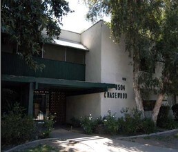 Chasewood Apartments in Panorama City, CA - Foto de edificio - Building Photo