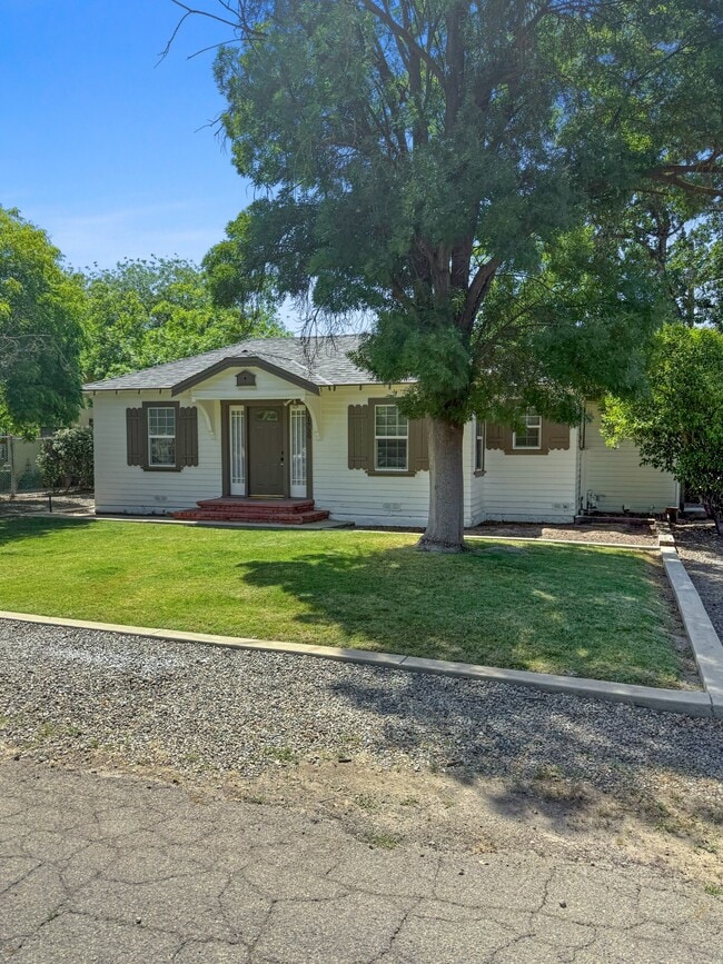1730 McKinley Ave in Hanford, CA - Building Photo - Building Photo