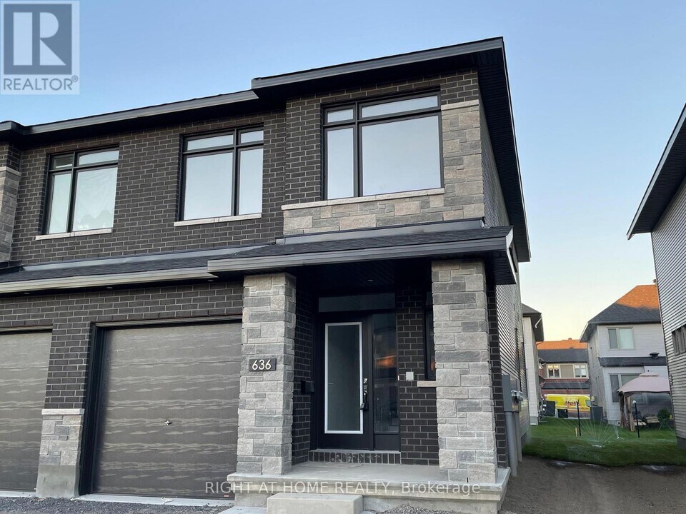 636 Cordelette Cir in Ottawa, ON - Building Photo