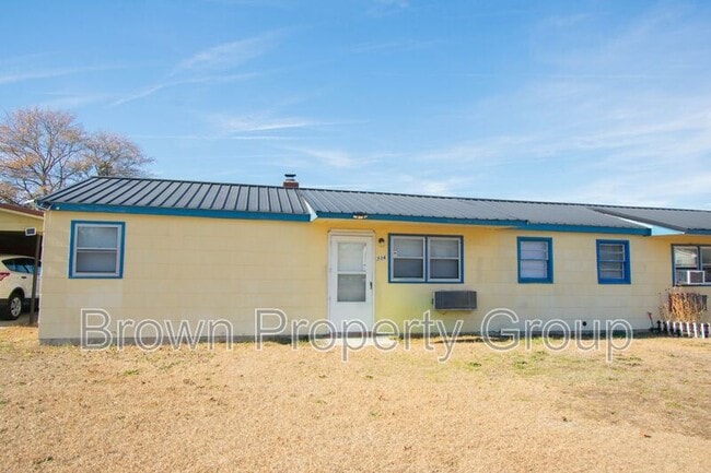 property at 714 Eva Cir