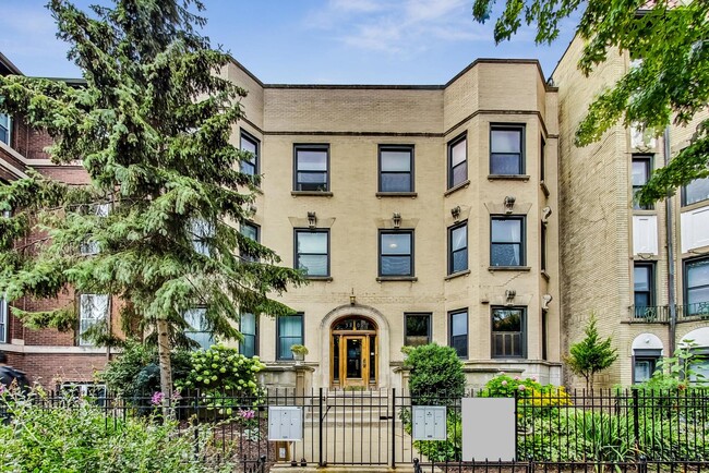 property at 3808 N Pine Grove Ave