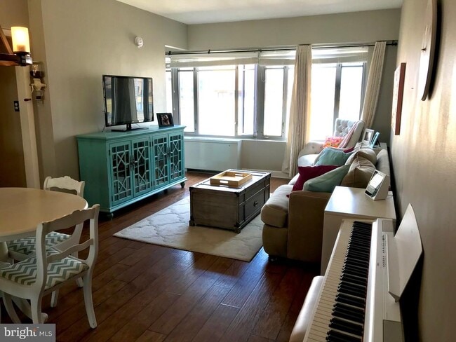 1711 Massachusetts Ave NW in Washington, DC - Building Photo - Building Photo