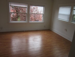 Rio Rita Apartments in Portland, OR - Building Photo - Interior Photo