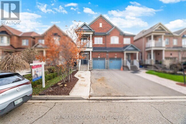 3056 Doyle St in Mississauga, ON - Building Photo - Building Photo