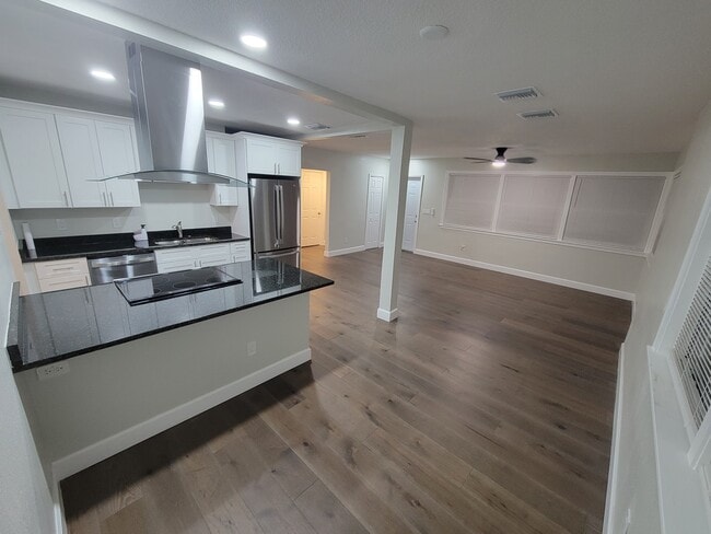 611 Tanglewood St, Unit Duplex in Daytona Beach, FL - Building Photo - Building Photo