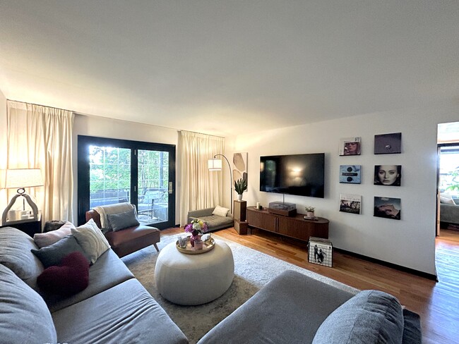 property at 4425 Westlawn Dr