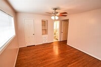 5235 Beechnut St photo'