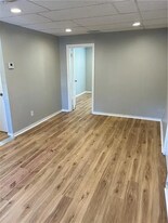 55 Roberts St, Unit 28 in West Warwick, RI - Building Photo