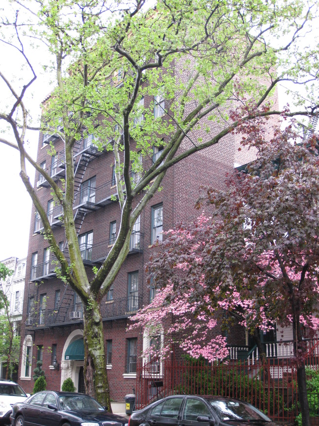 301 Cumberland St in Brooklyn, NY - Foto de edificio - Building Photo