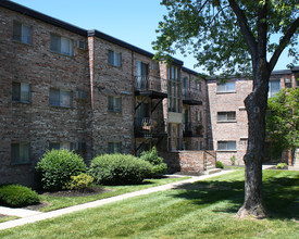 Summit East - A Senior Community in Cincinnati, OH - Building Photo - Building Photo