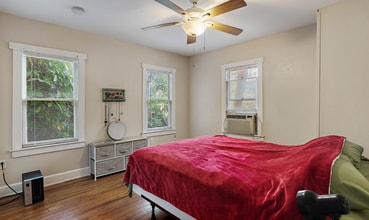 2508 Beach Blvd S, Unit A in Gulfport, FL - Foto de edificio - Building Photo